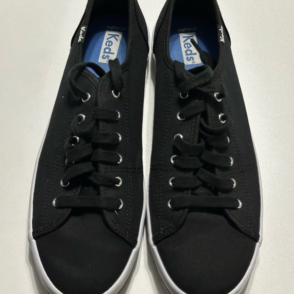 Keds Kickstart Canvas Lace Up *Size 10* Black